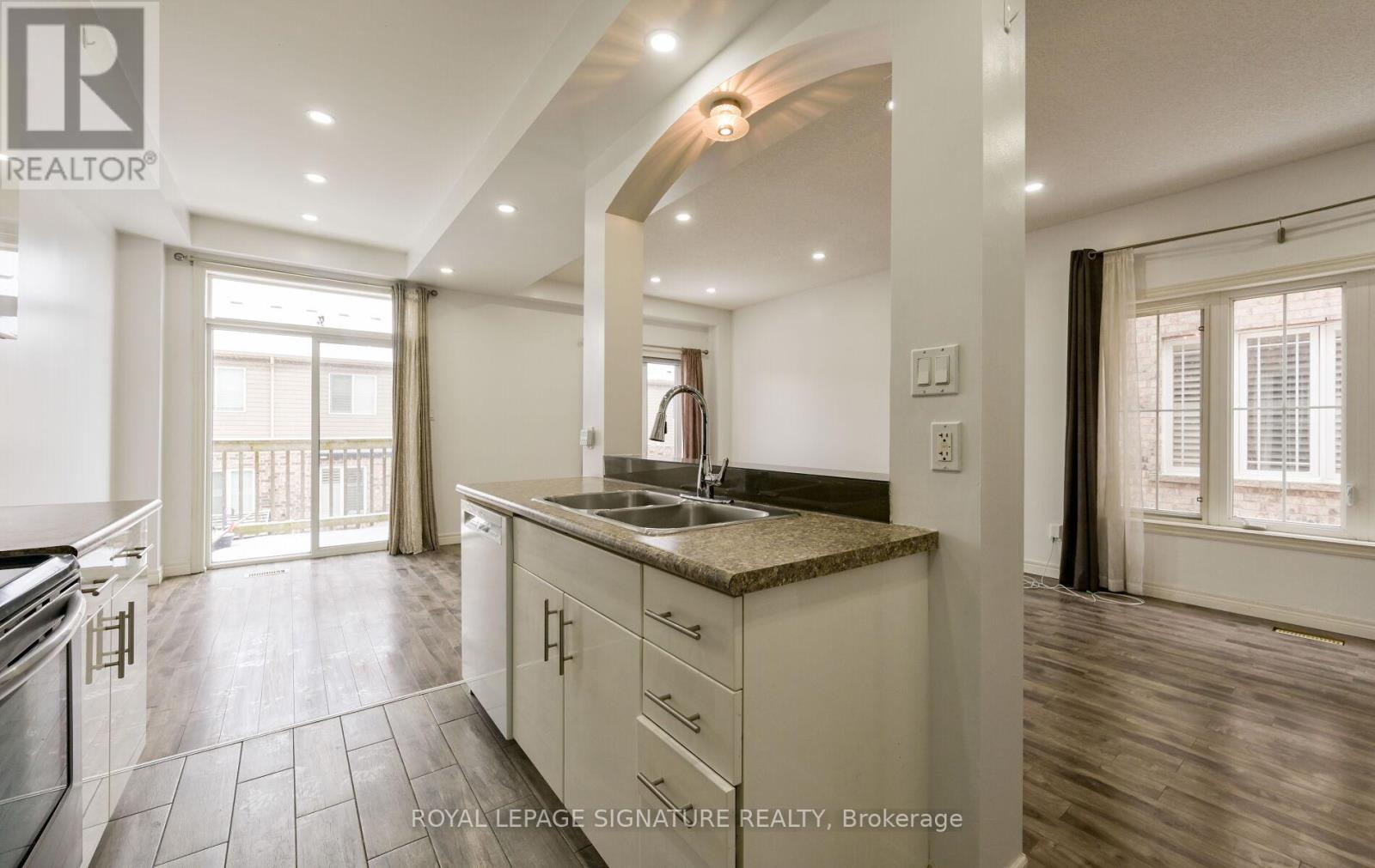 Upper Level B - 96 Highgate Drive, Hamilton, Ontario  L8J 0C2 - Photo 22 - X12815274