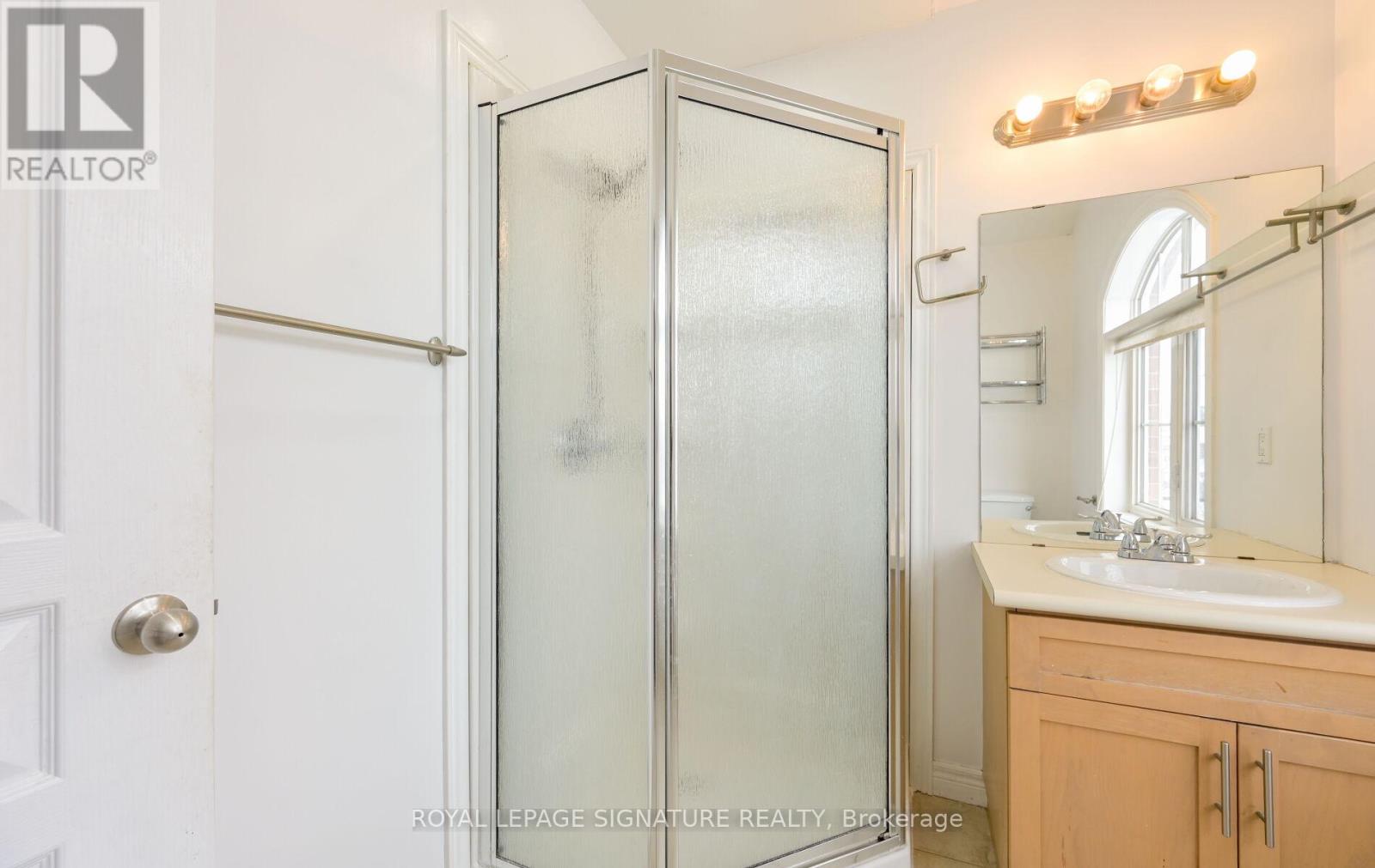 Upper Level B - 96 Highgate Drive, Hamilton, Ontario  L8J 0C2 - Photo 32 - X12815274