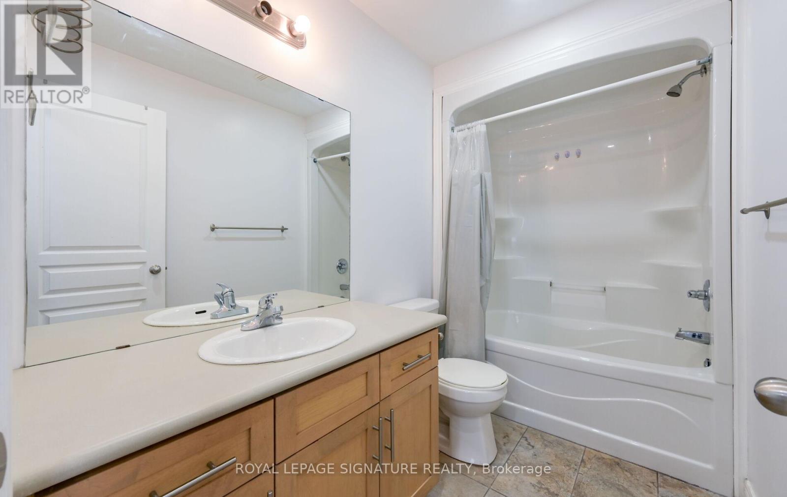 Upper Level B - 96 Highgate Drive, Hamilton, Ontario  L8J 0C2 - Photo 42 - X12815274