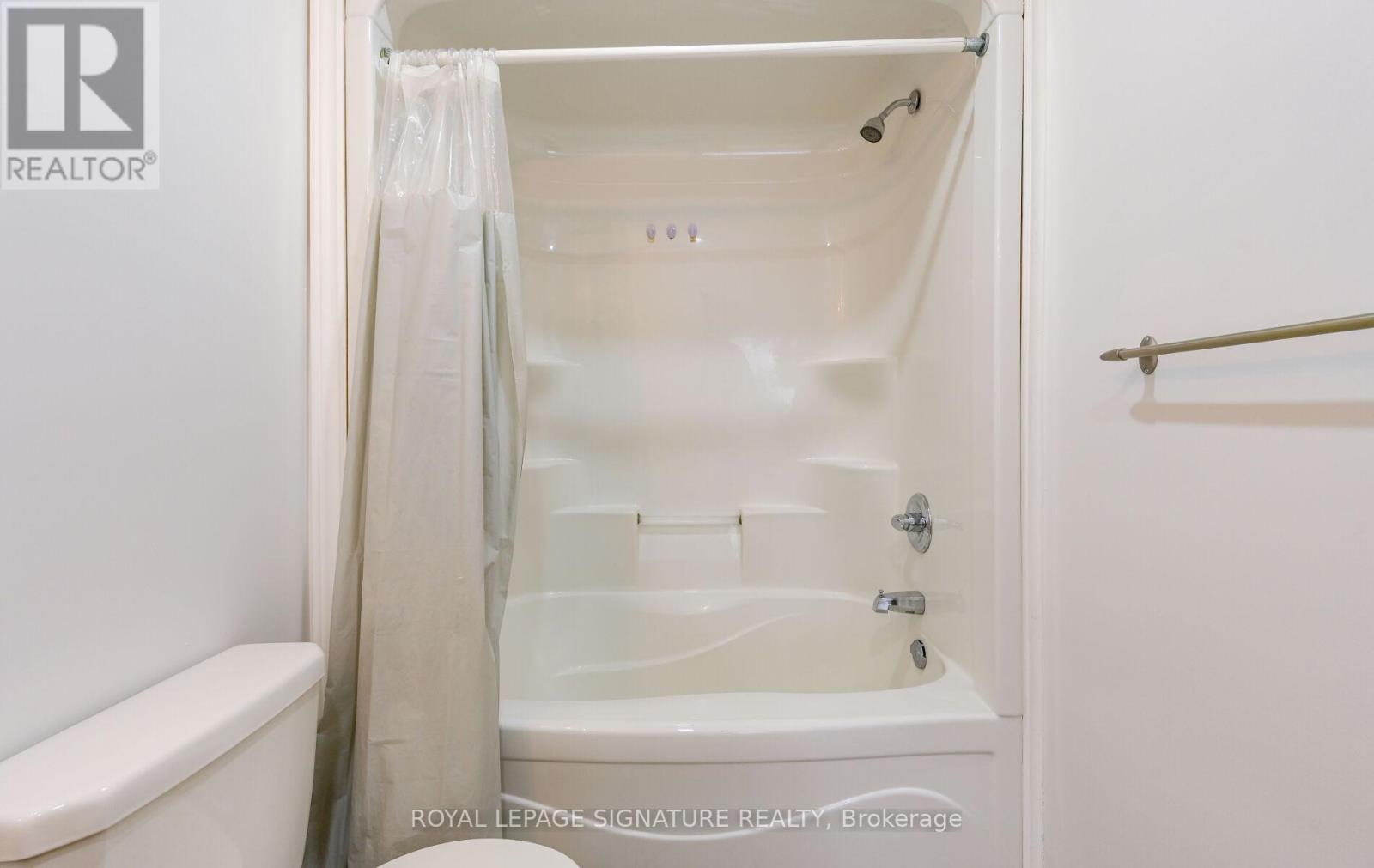 Upper Level B - 96 Highgate Drive, Hamilton, Ontario  L8J 0C2 - Photo 44 - X12815274