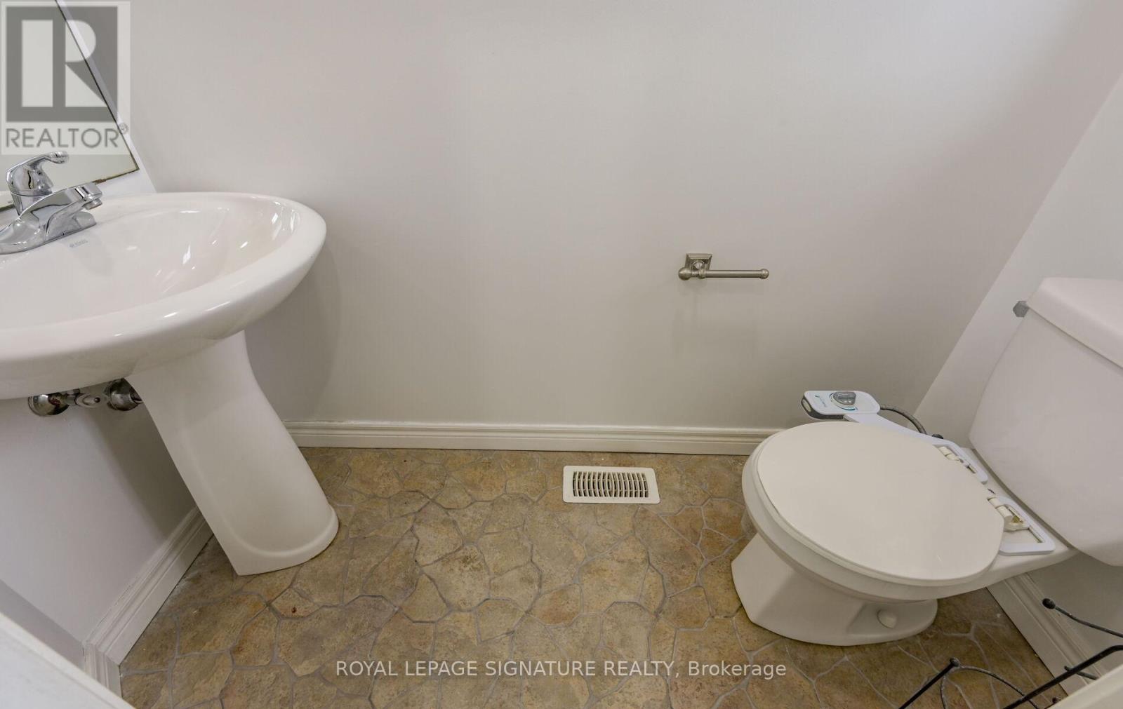 Upper Level B - 96 Highgate Drive, Hamilton, Ontario  L8J 0C2 - Photo 6 - X12815274