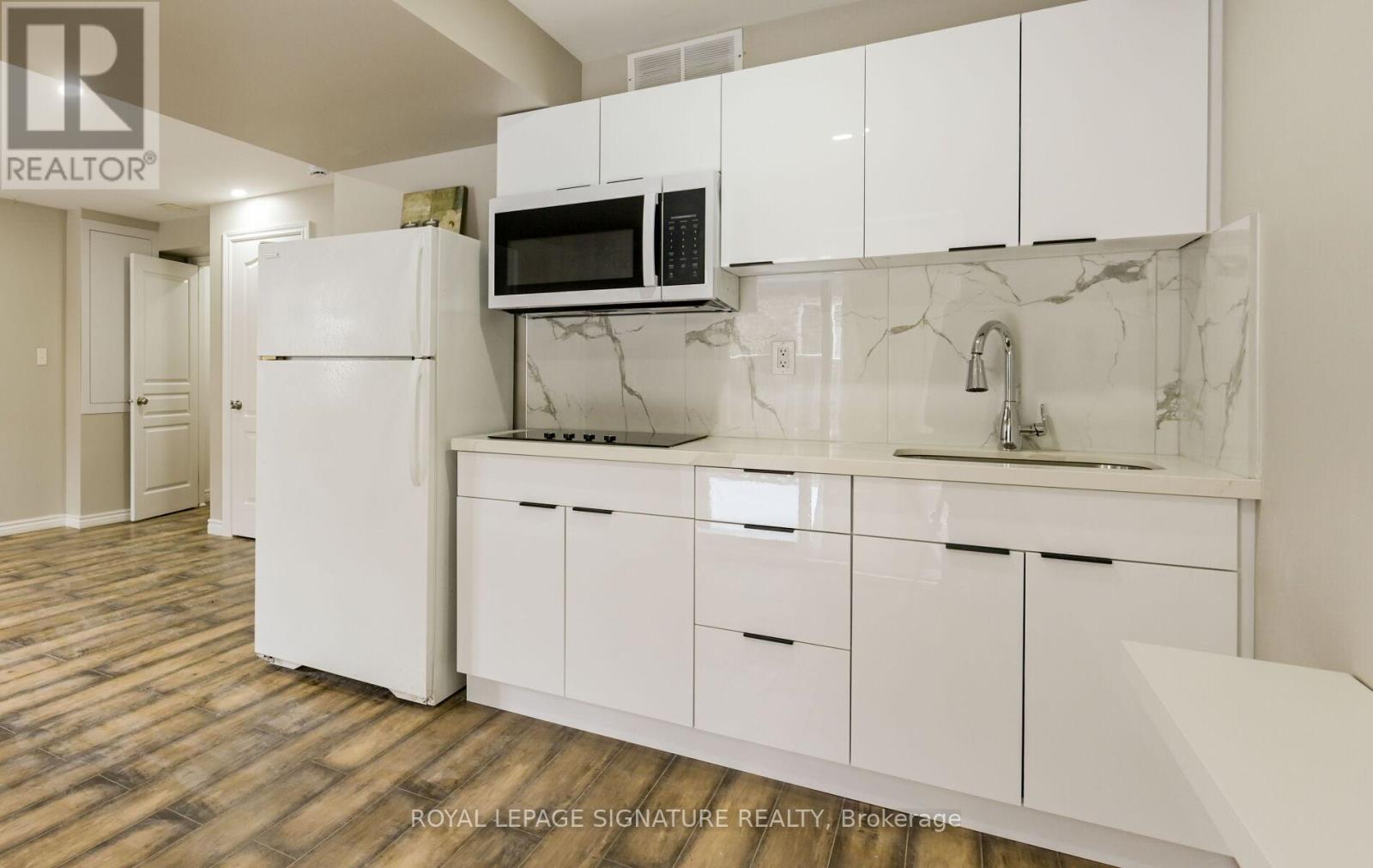 Lower Level B - 96 Highgate Drive, Hamilton, Ontario  L8J 0C2 - Photo 10 - X12815310