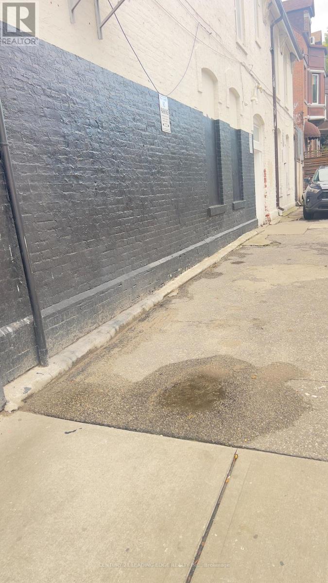 374 Dundas Street E, Toronto, Ontario  M5A 2A3 - Photo 7 - C12441479