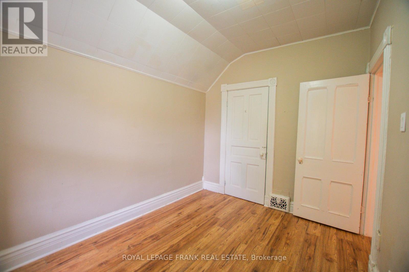 340 Regina Street, North Bay, Ontario  P1B 2J8 - Photo 31 - X12437449