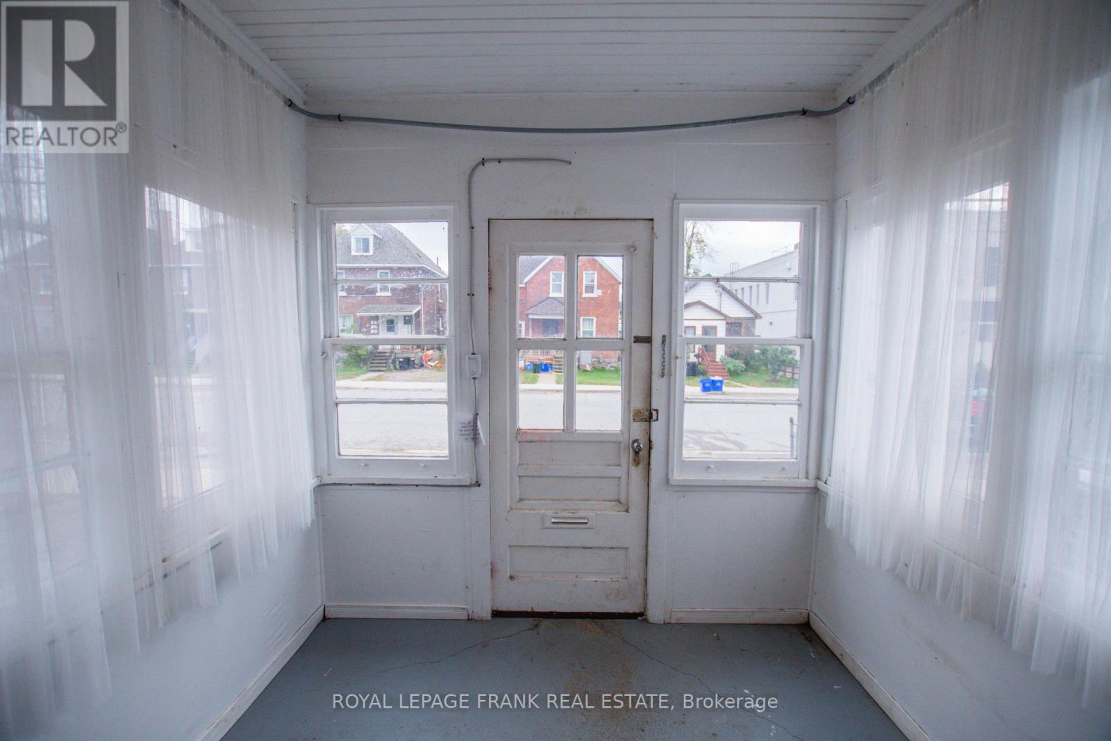 340 Regina Street, North Bay, Ontario  P1B 2J8 - Photo 9 - X12437449