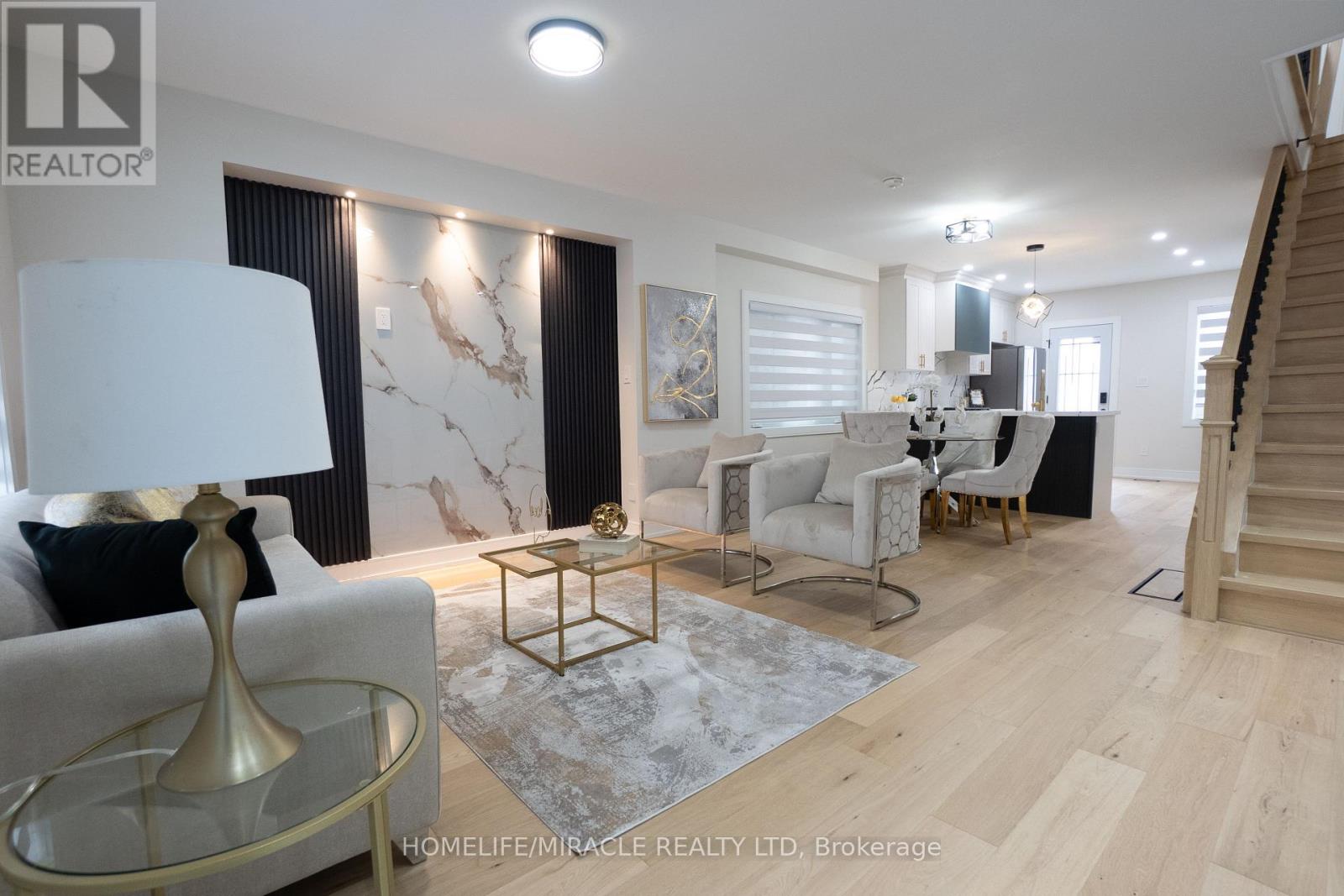 12 Thyra Avenue, Toronto, Ontario  M4C 5G5 - Photo 2 - E12810156