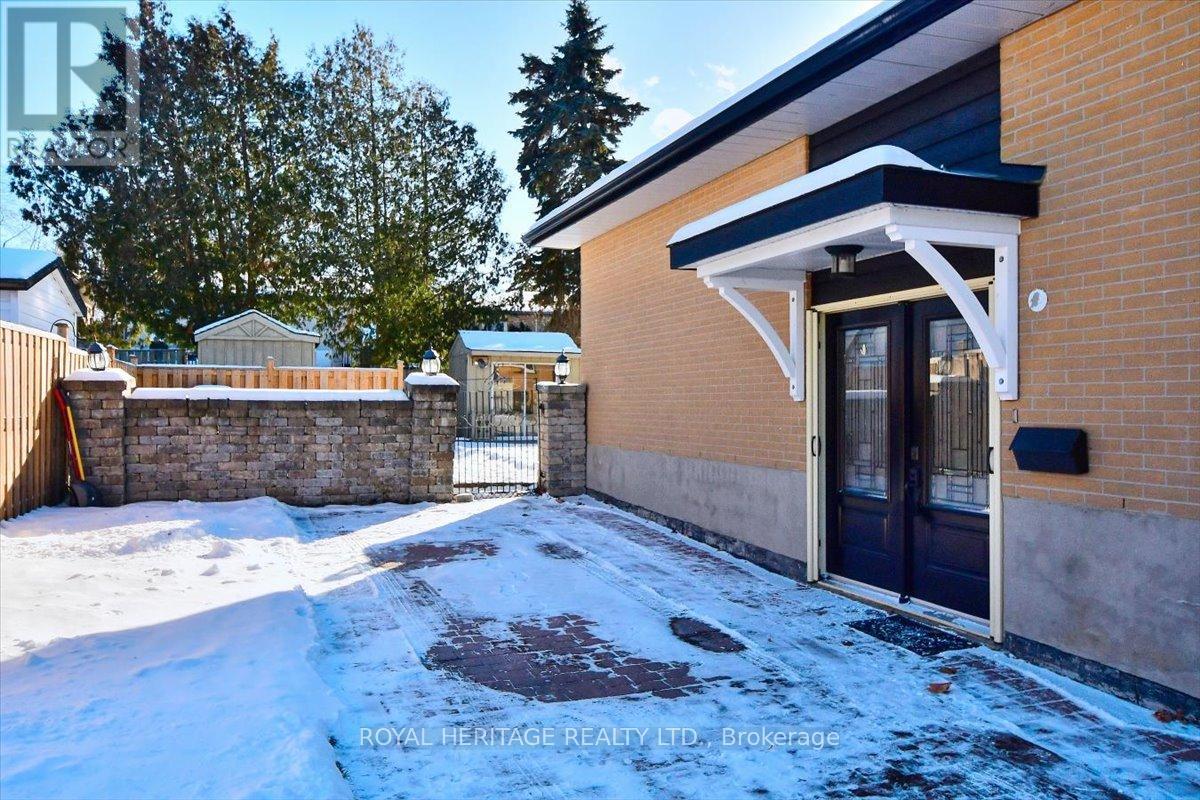 273 Maxwell Avenue W, Peterborough, Ontario  K9J 1B4 - Photo 2 - X12603614