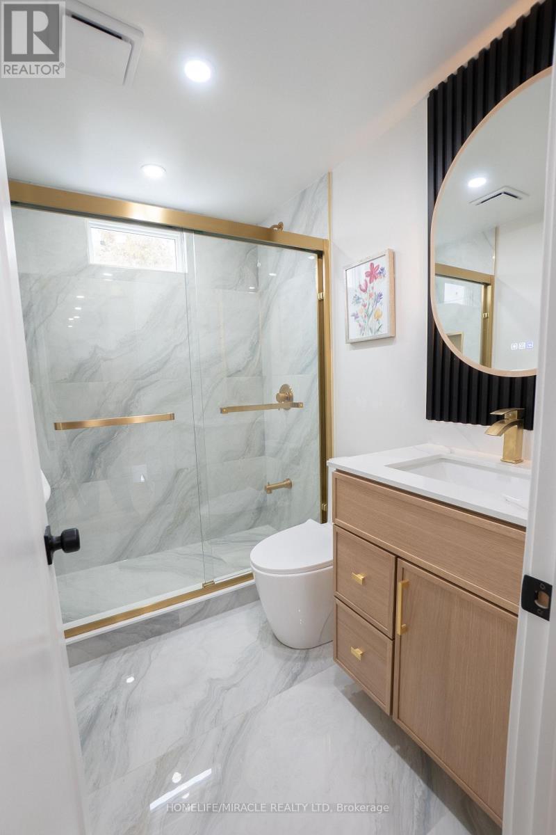 12 Thyra Avenue, Toronto, Ontario  M4C 5G5 - Photo 26 - E12810156