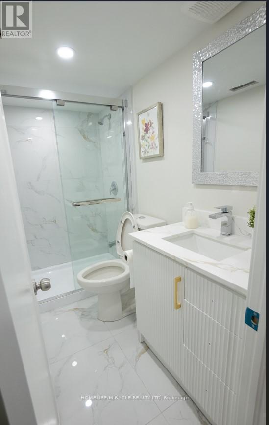 12 Thyra Avenue, Toronto, Ontario  M4C 5G5 - Photo 35 - E12810156