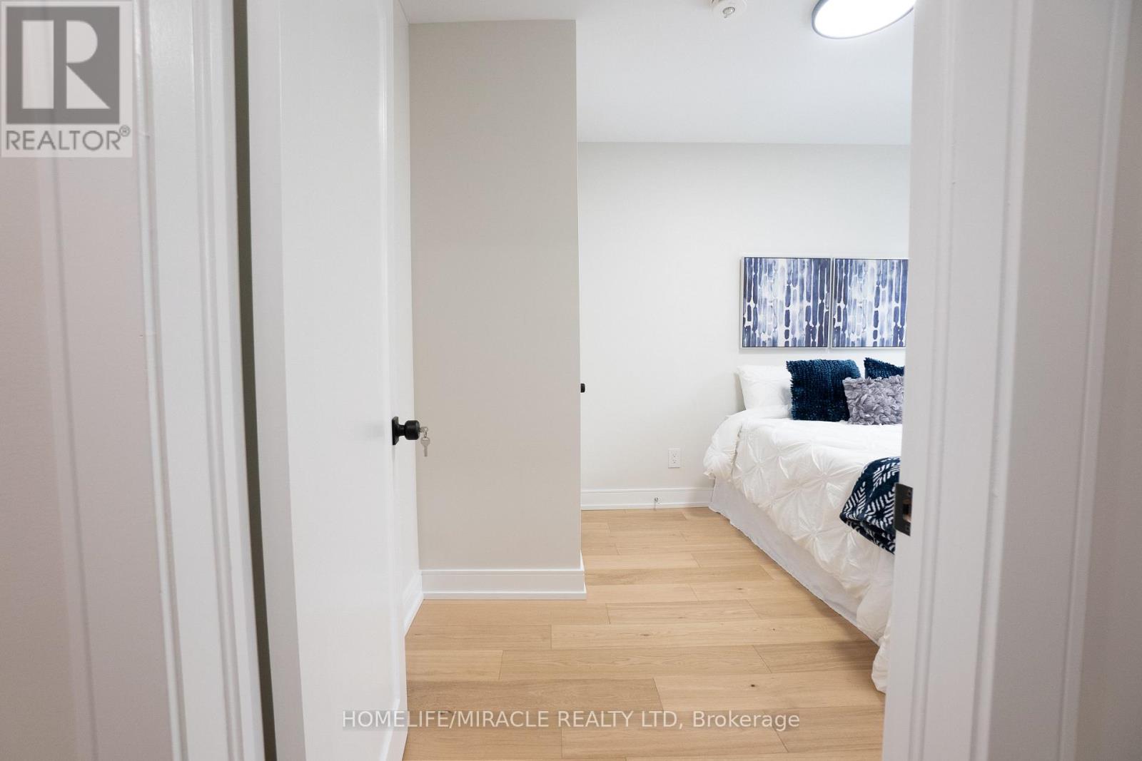 12 Thyra Avenue, Toronto, Ontario  M4C 5G5 - Photo 23 - E12810156