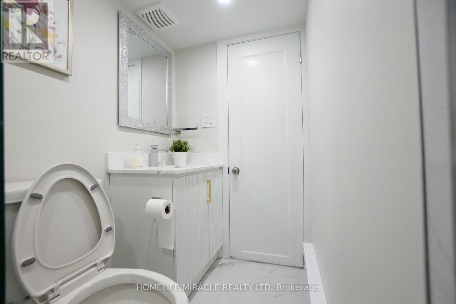 12 Thyra Avenue, Toronto, Ontario  M4C 5G5 - Photo 36 - E12810156