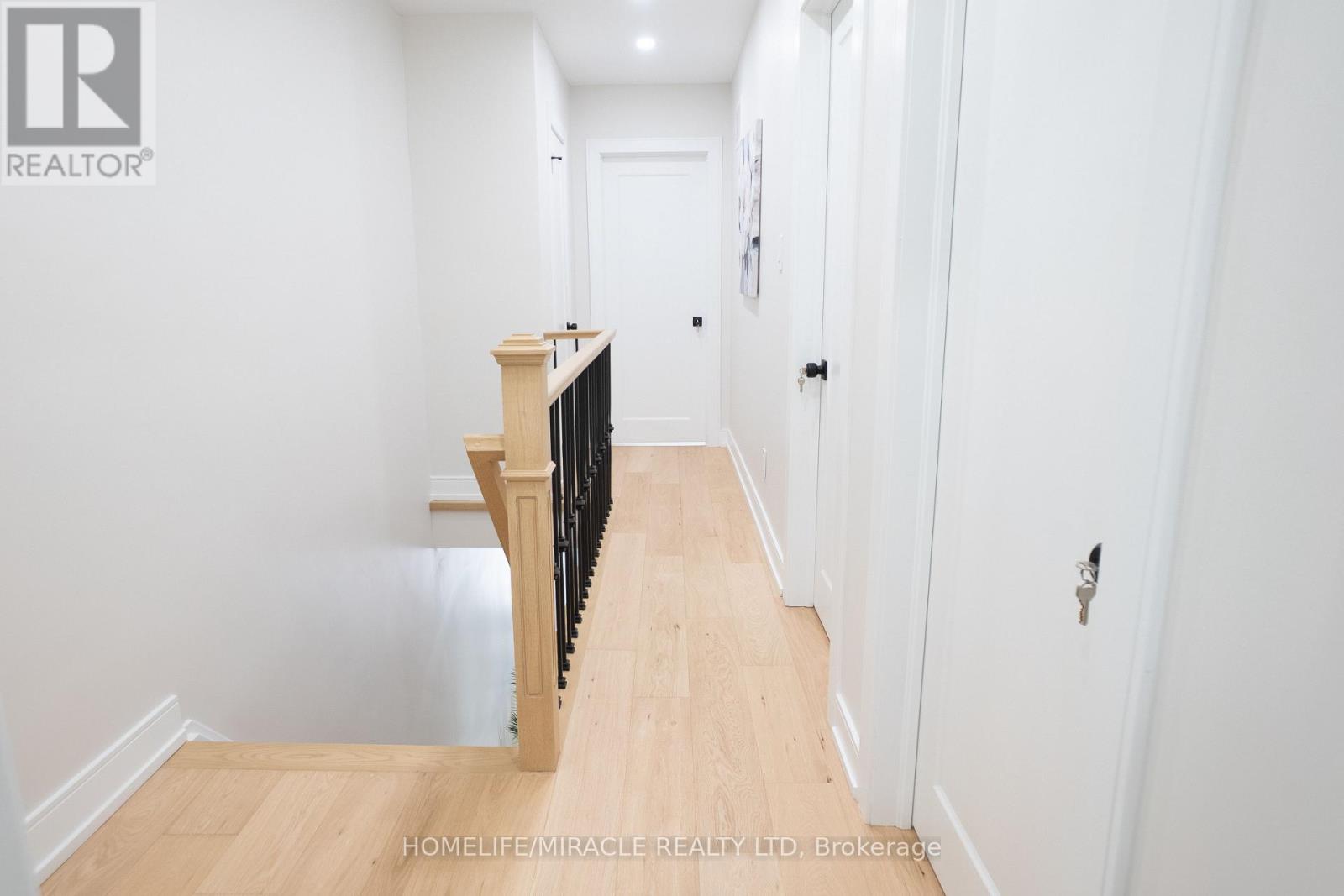 12 Thyra Avenue, Toronto, Ontario  M4C 5G5 - Photo 14 - E12810156