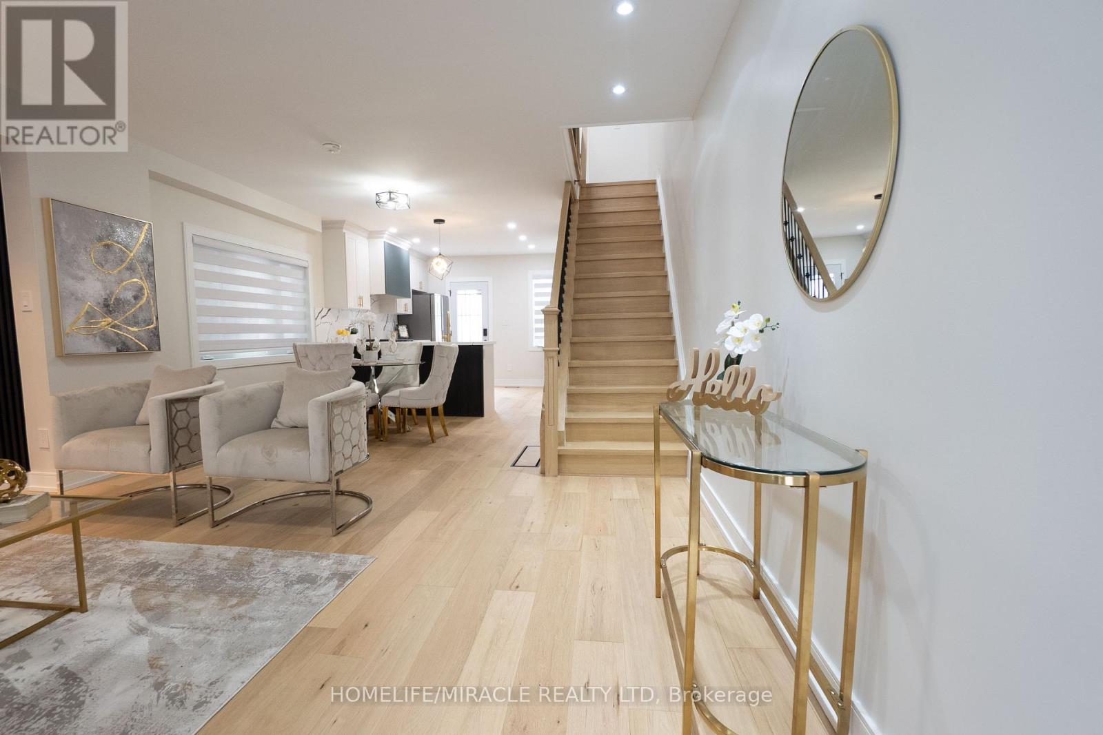 12 Thyra Avenue, Toronto, Ontario  M4C 5G5 - Photo 3 - E12810156