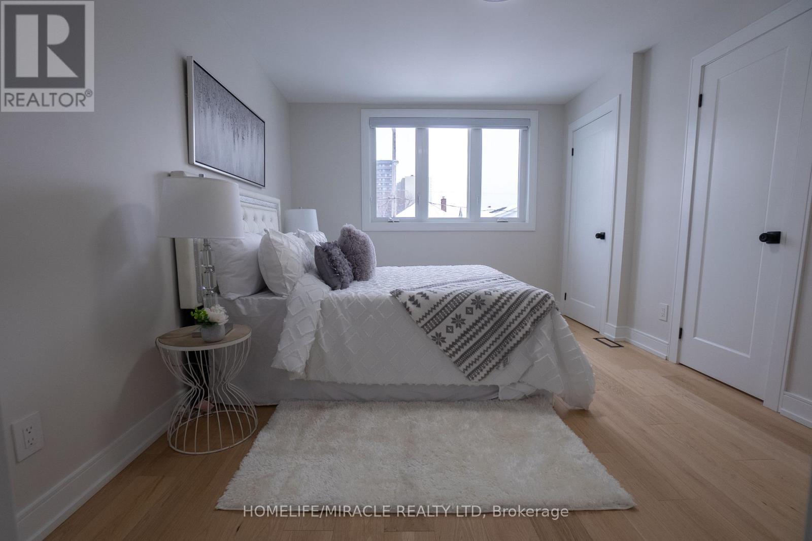 12 Thyra Avenue, Toronto, Ontario  M4C 5G5 - Photo 15 - E12810156