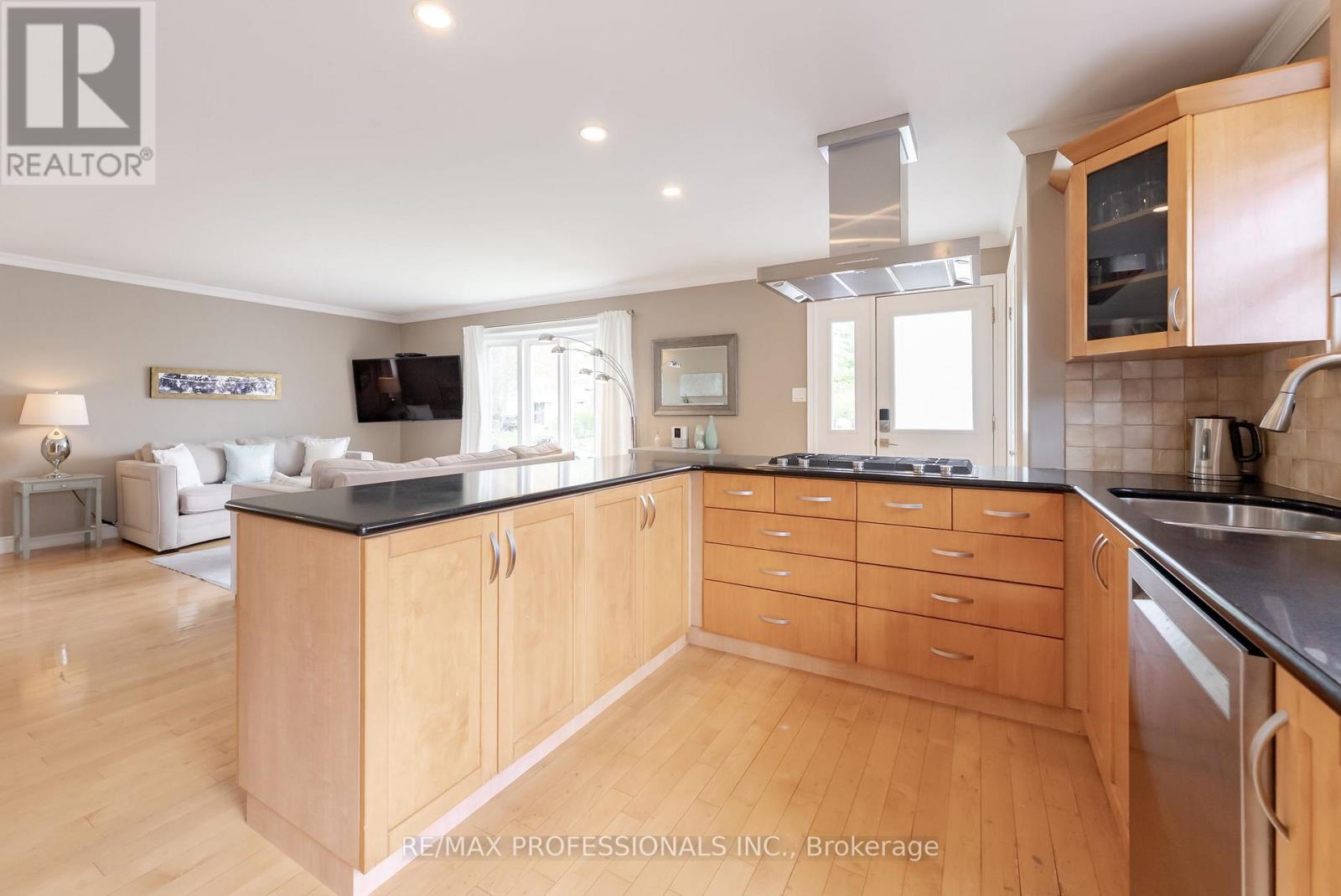 868 Governors Court, Milton, Ontario  L9T 3W6 - Photo 8 - W12814736