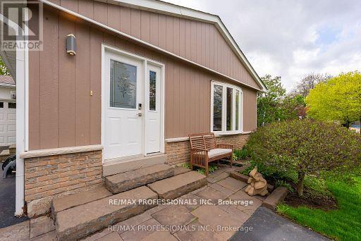 868 Governors Court, Milton, Ontario  L9T 3W6 - Photo 3 - W12814736