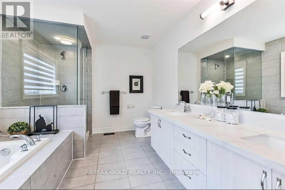 298 Etheridge Avenue, Milton, Ontario  L9E 1H7 - Photo 37 - W12814514