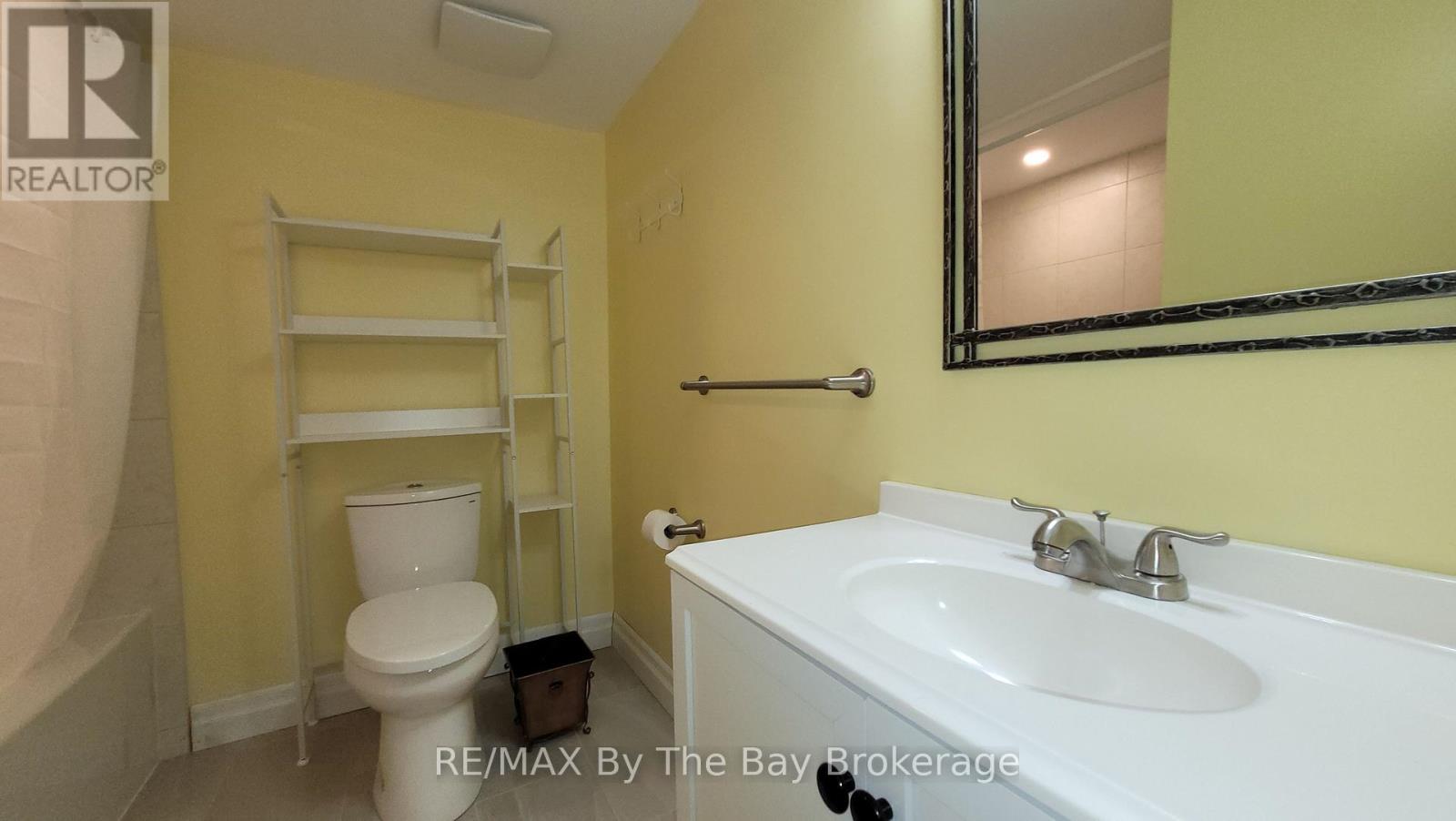 2 - 7 Harbour Crescent, Wasaga Beach, Ontario  L9Z 1G4 - Photo 12 - S12815428