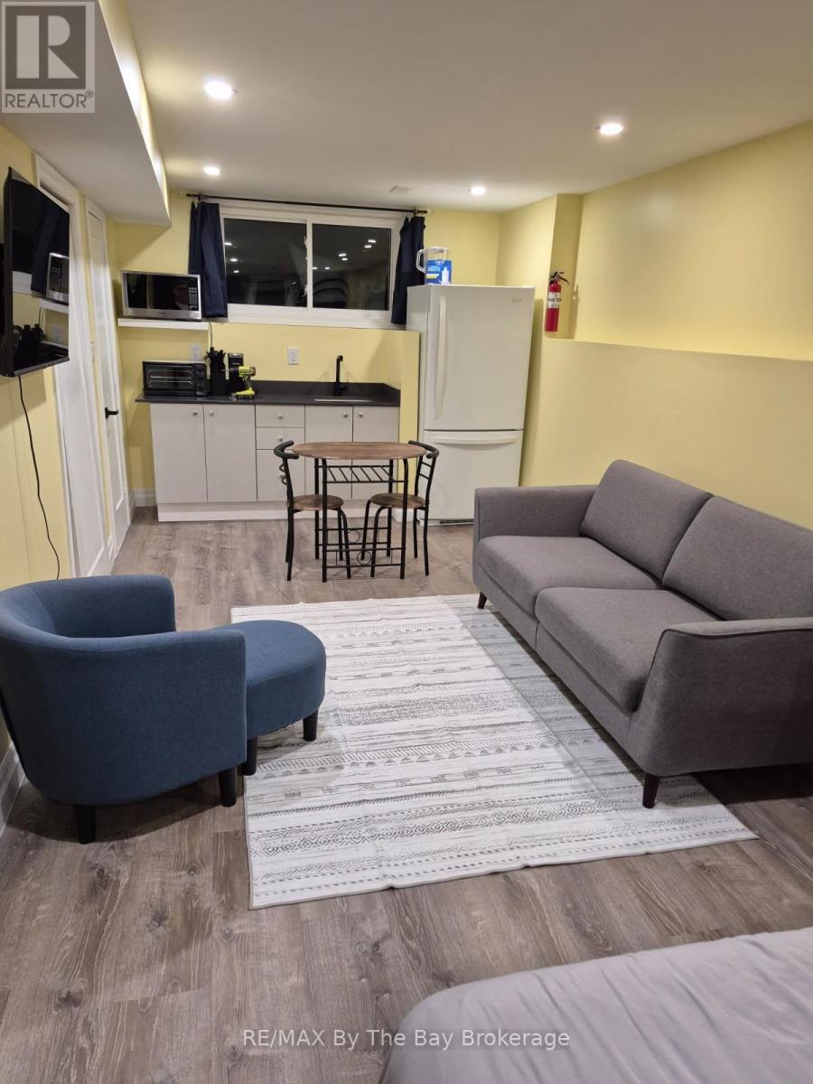 2 - 7 Harbour Crescent, Wasaga Beach, Ontario  L9Z 1G4 - Photo 2 - S12815428