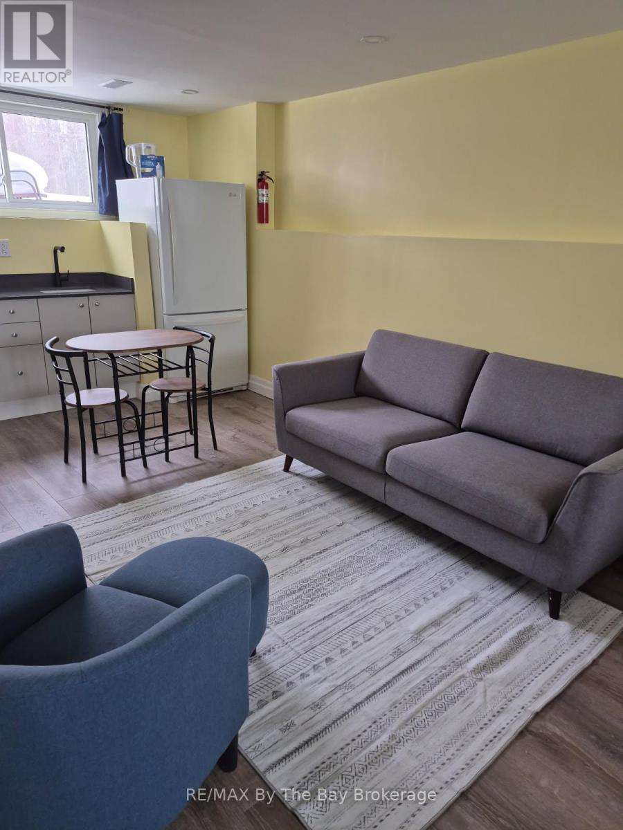 2 - 7 Harbour Crescent, Wasaga Beach, Ontario  L9Z 1G4 - Photo 3 - S12815428