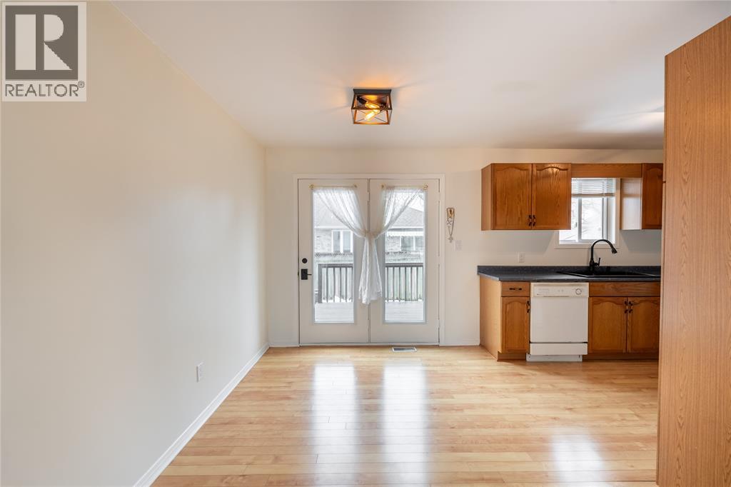 1156 Murphy Road, Sarnia, Ontario  N7S 2Y2 - Photo 10 - 26003667