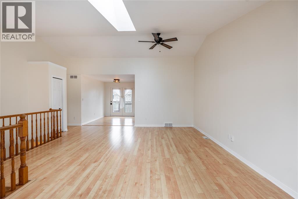 1156 Murphy Road, Sarnia, Ontario  N7S 2Y2 - Photo 8 - 26003667