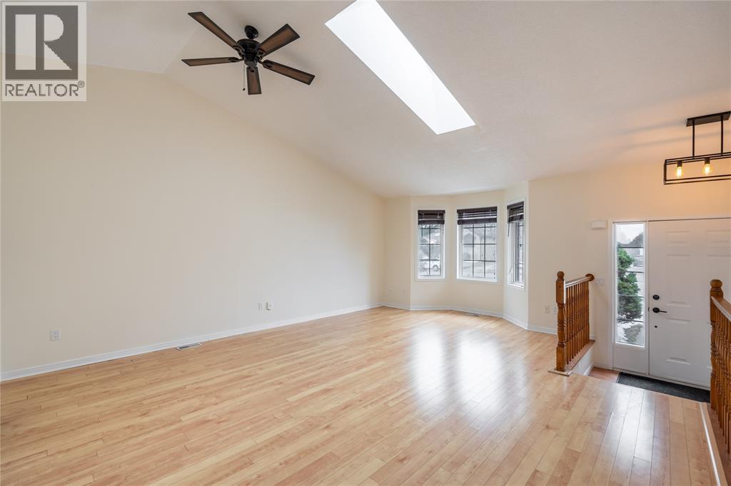 1156 Murphy Road, Sarnia, Ontario  N7S 2Y2 - Photo 5 - 26003667