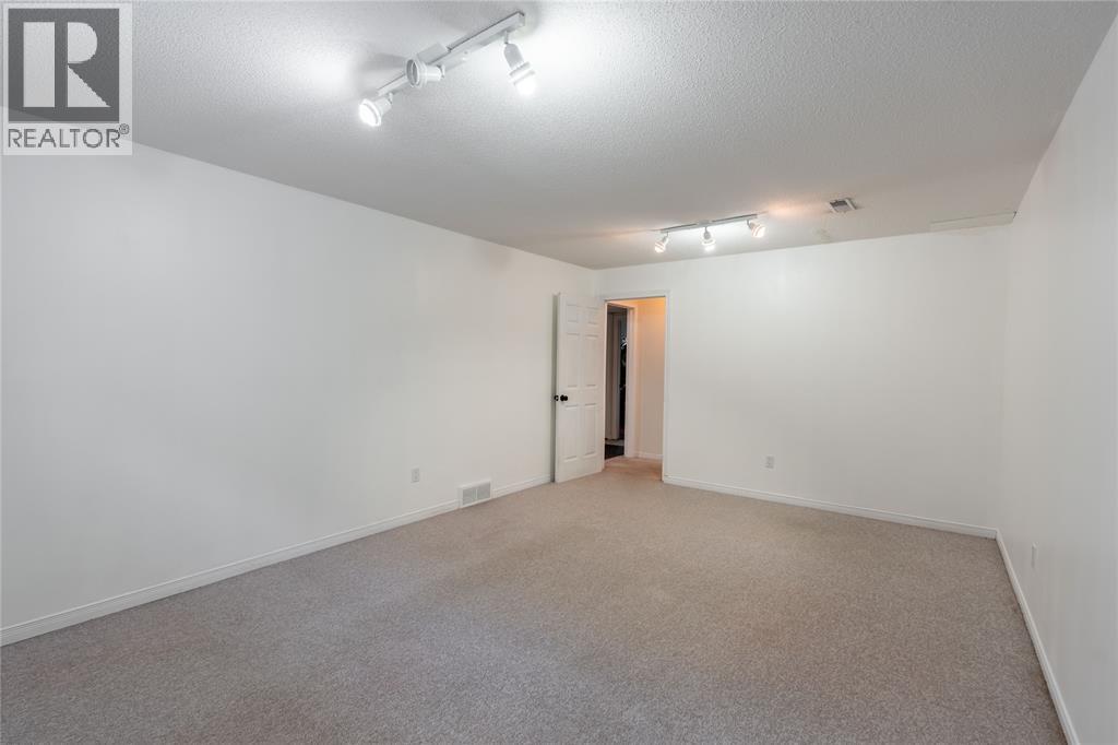 1156 Murphy Road, Sarnia, Ontario  N7S 2Y2 - Photo 30 - 26003667