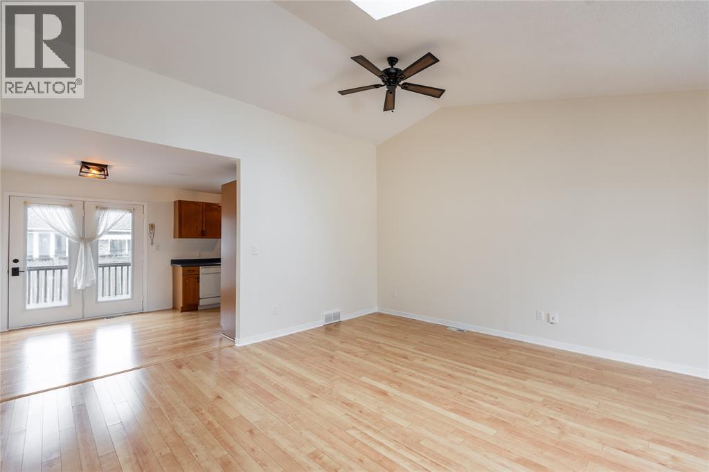 1156 Murphy Road, Sarnia, Ontario  N7S 2Y2 - Photo 9 - 26003667