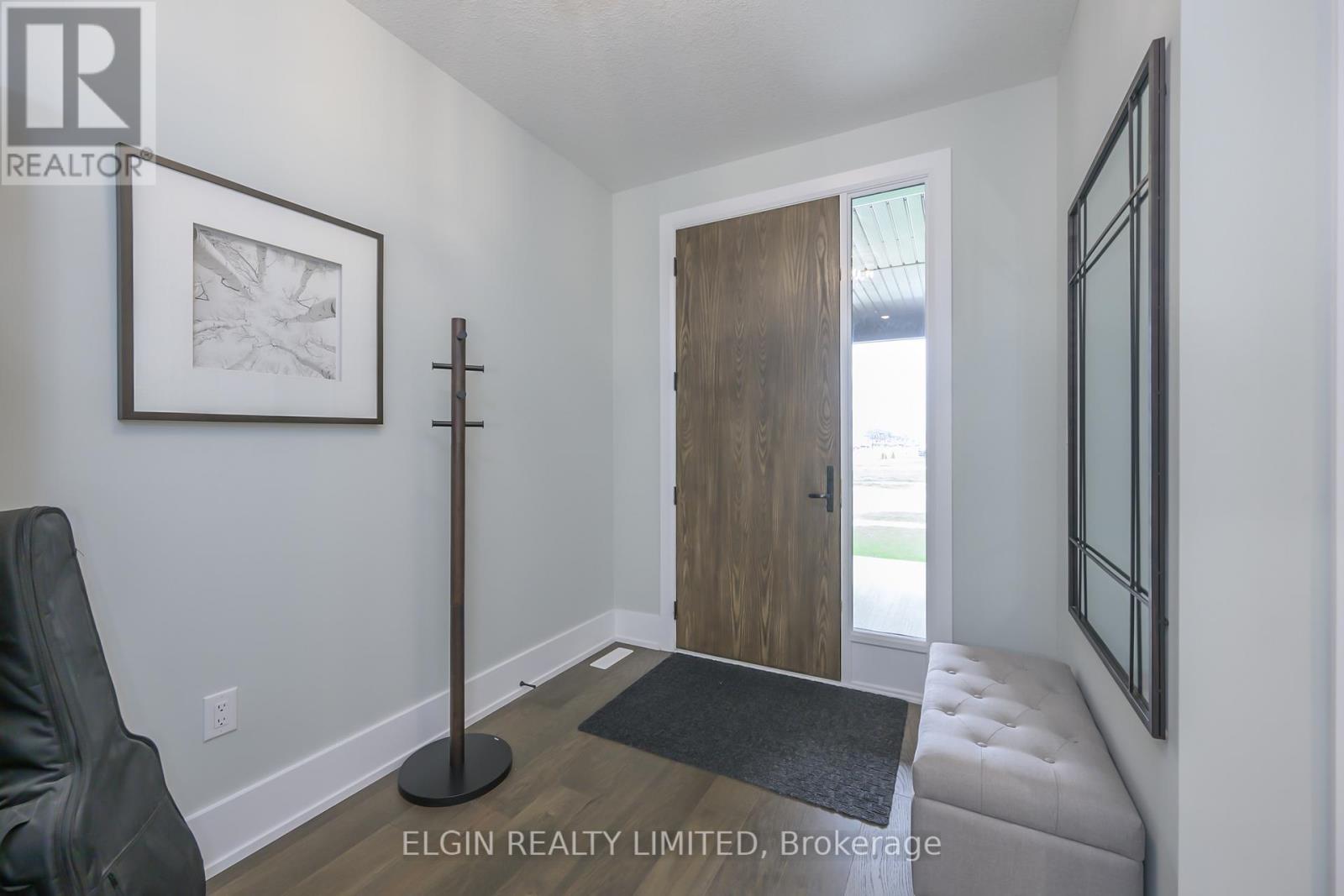 107 Optimist Drive, Southwold, Ontario  N5P 0G2 - Photo 12 - X12815444