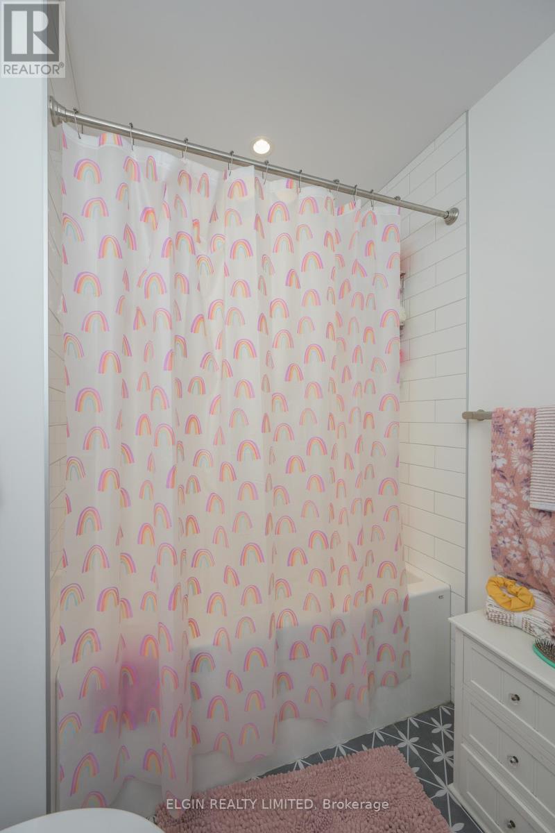 107 Optimist Drive, Southwold, Ontario  N5P 0G2 - Photo 39 - X12815444