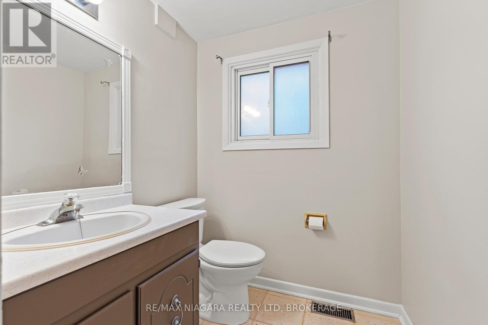 12 Hampton Court, Welland, Ontario  L3C 5T2 - Photo 30 - X12813618