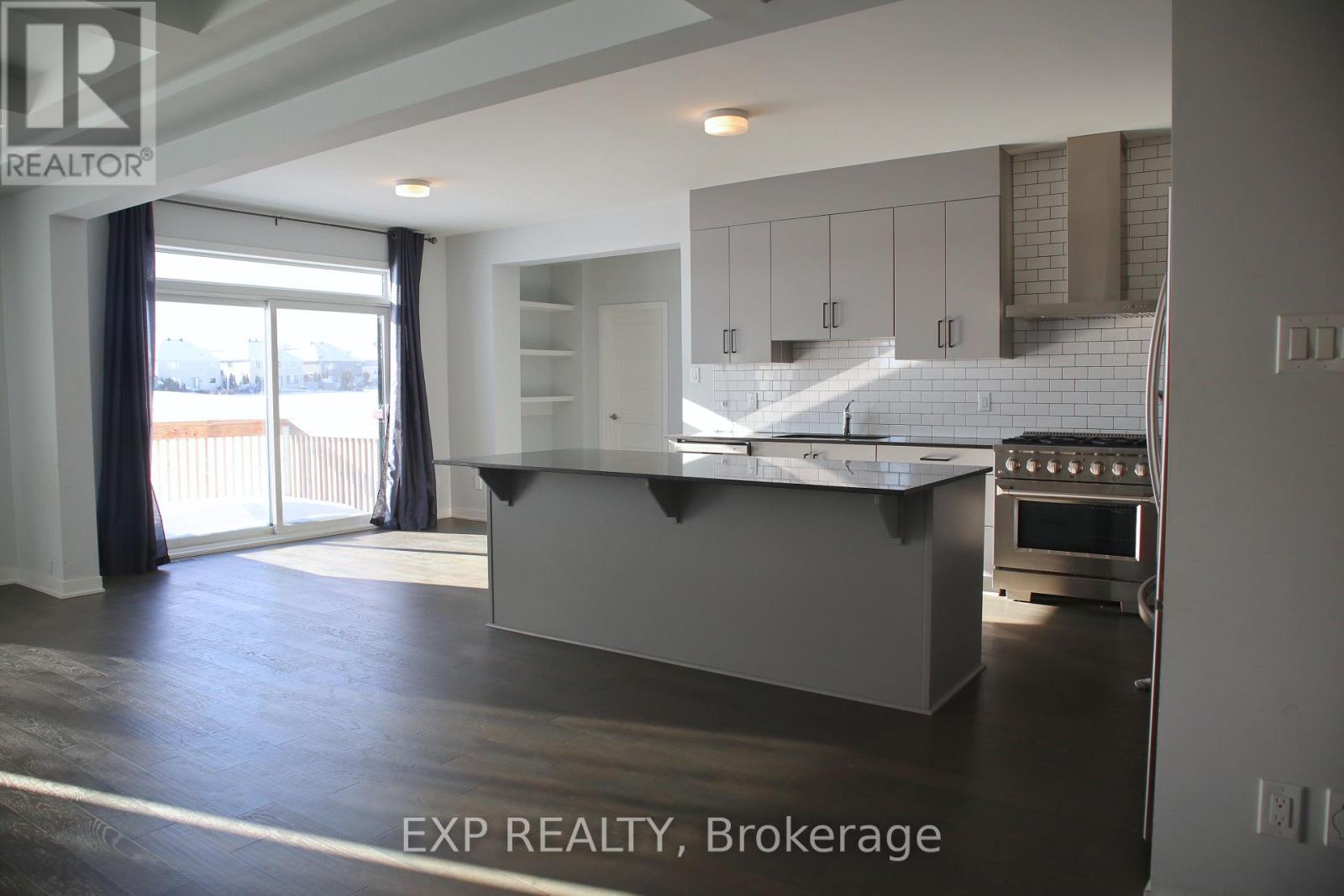 705 Fenwick Way, Ottawa, Ontario  K2J 7E2 - Photo 10 - X12815382