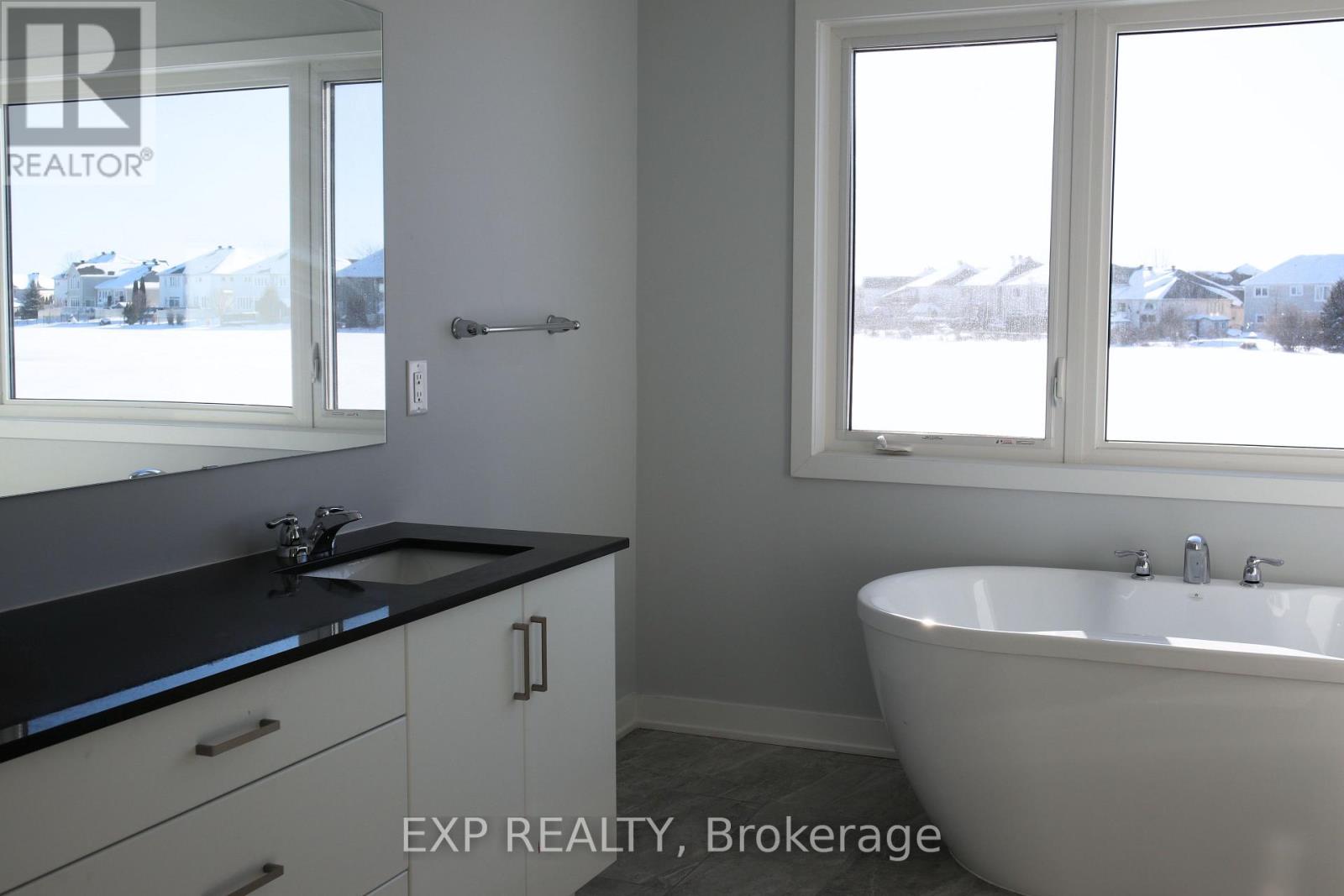 705 Fenwick Way, Ottawa, Ontario  K2J 7E2 - Photo 18 - X12815382