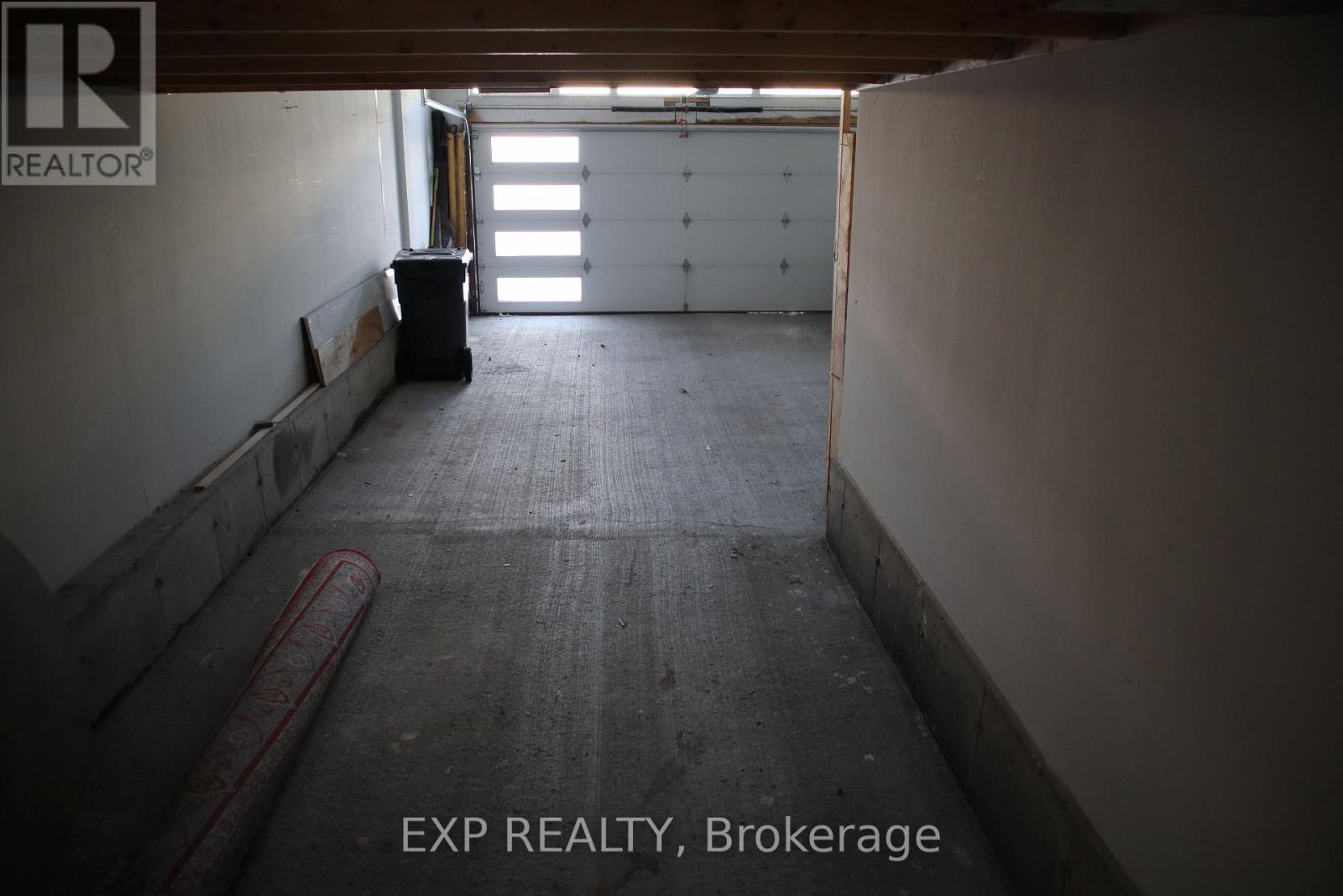 705 Fenwick Way, Ottawa, Ontario  K2J 7E2 - Photo 8 - X12815382