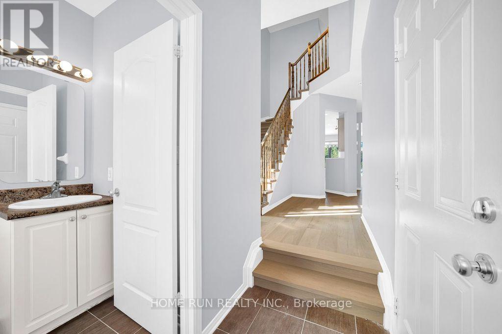 294 Badgeley Avenue, Ottawa, Ontario  K2T 0A7 - Photo 3 - X12815458