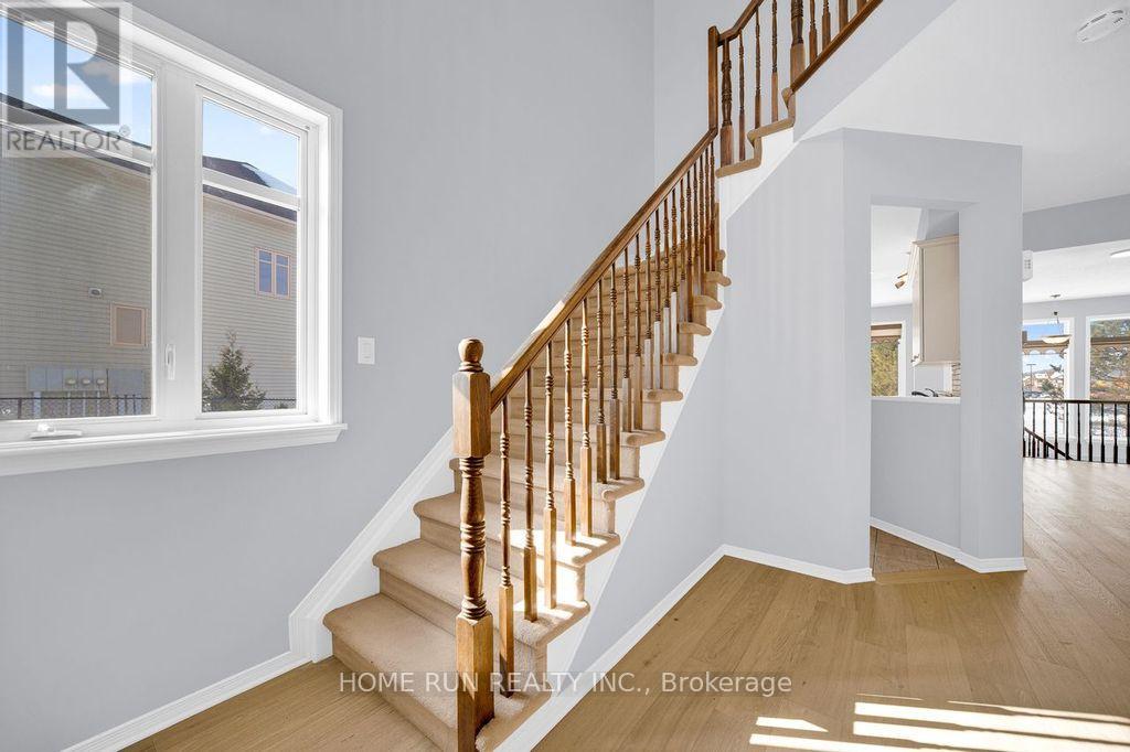 294 Badgeley Avenue, Ottawa, Ontario  K2T 0A7 - Photo 5 - X12815458