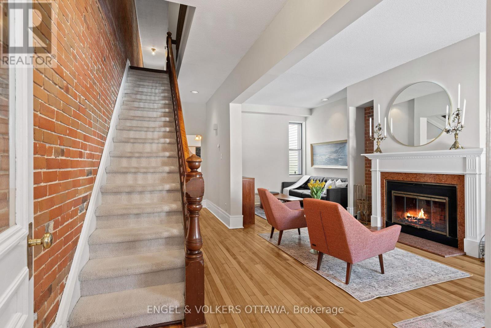 210 Daly Avenue, Ottawa, Ontario  K1N 6G2 - Photo 3 - X12815532