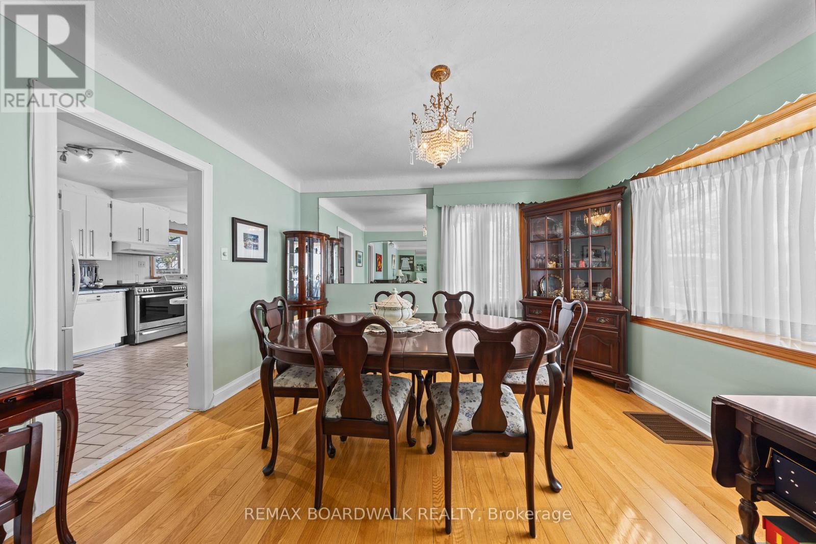 961 Kingsmere Avenue, Ottawa, Ontario  K2A 3K3 - Photo 7 - X12815582