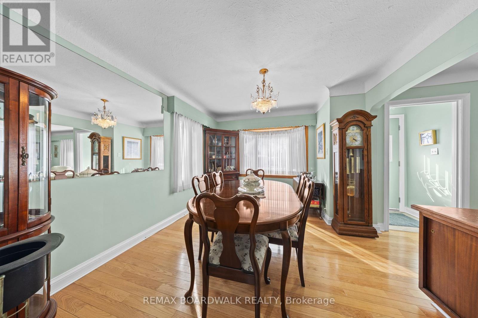 961 Kingsmere Avenue, Ottawa, Ontario  K2A 3K3 - Photo 8 - X12815582