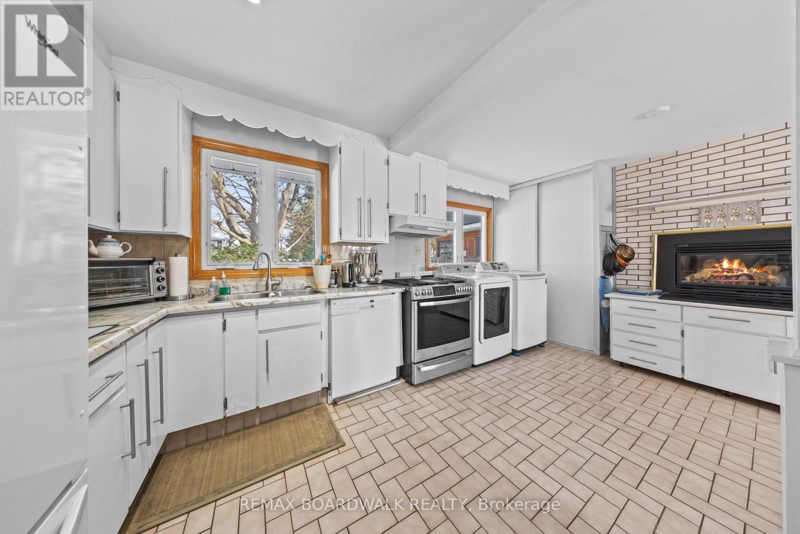 961 Kingsmere Avenue, Ottawa, Ontario  K2A 3K3 - Photo 9 - X12815582