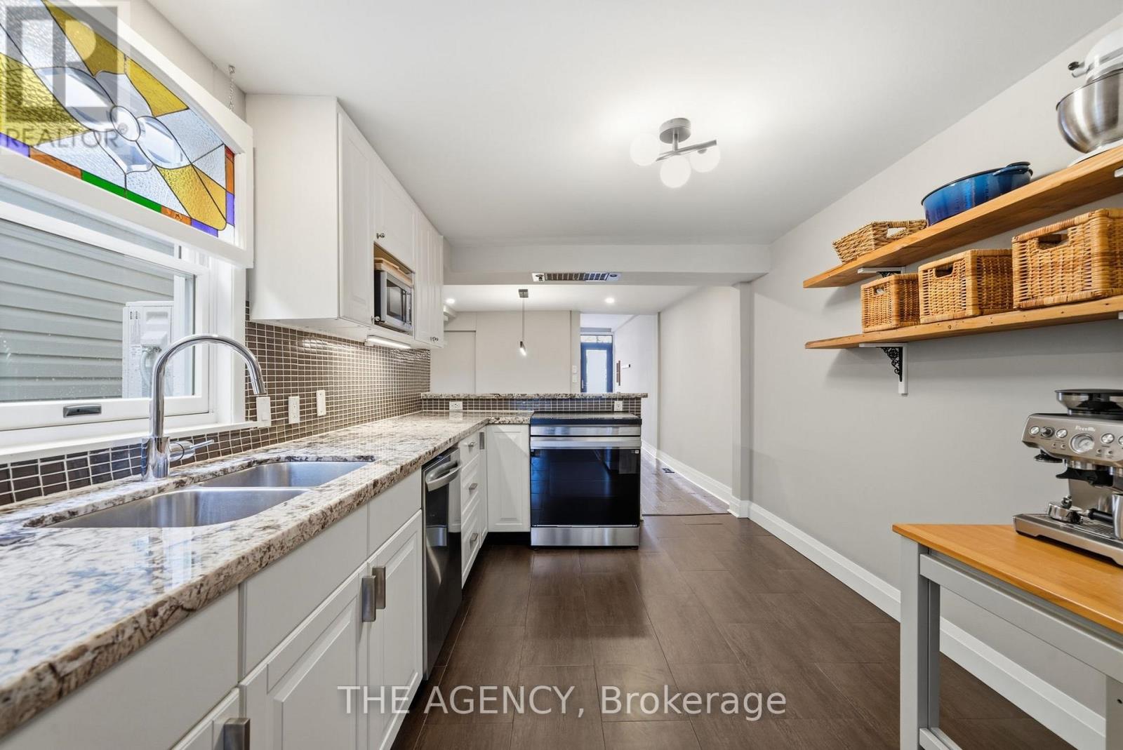 36 Mansfield Avenue, Toronto, Ontario  M6J 2B1 - Photo 12 - C12815424