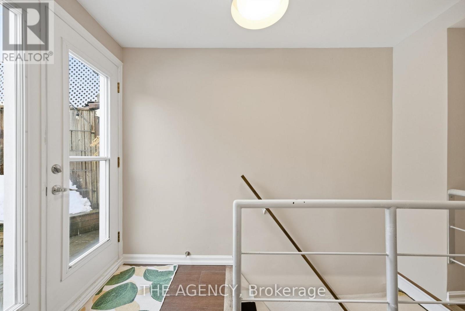 36 Mansfield Avenue, Toronto, Ontario  M6J 2B1 - Photo 15 - C12815424