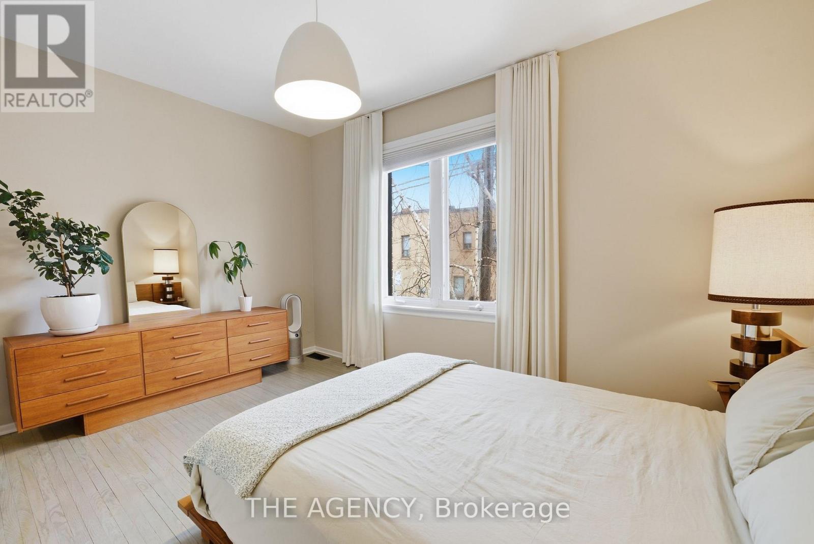 36 Mansfield Avenue, Toronto, Ontario  M6J 2B1 - Photo 16 - C12815424