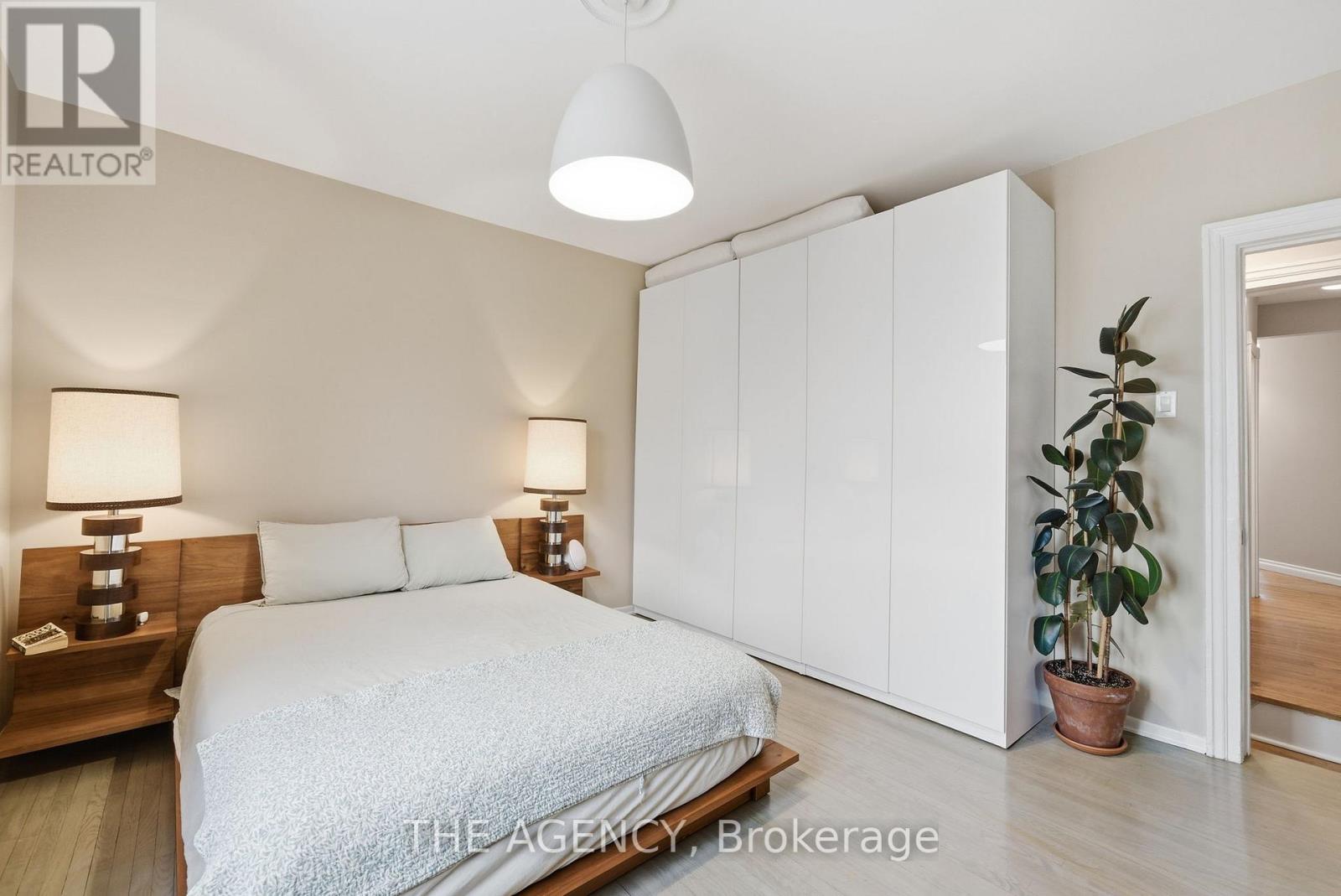 36 Mansfield Avenue, Toronto, Ontario  M6J 2B1 - Photo 17 - C12815424