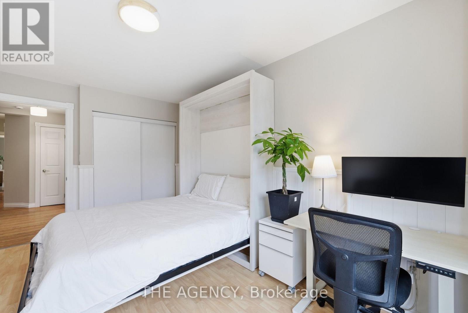 36 Mansfield Avenue, Toronto, Ontario  M6J 2B1 - Photo 27 - C12815424