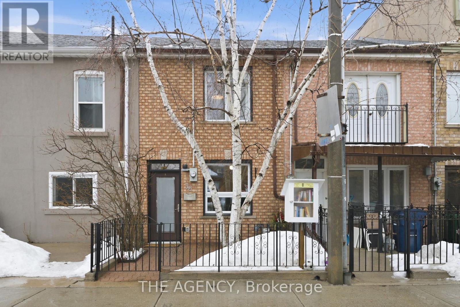 36 Mansfield Avenue, Toronto, Ontario  M6J 2B1 - Photo 28 - C12815424