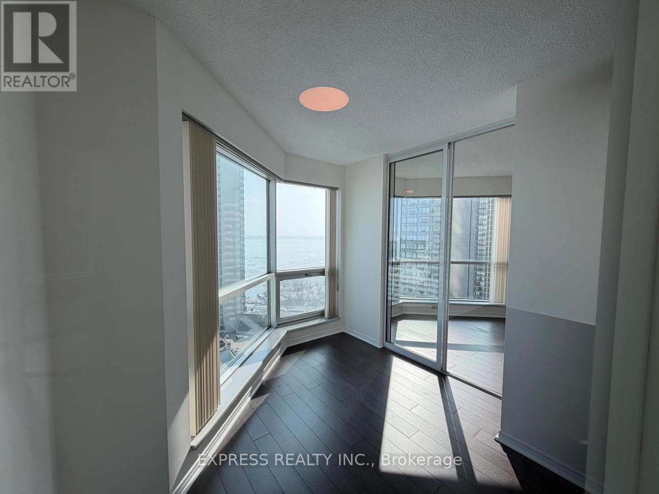 2105 - 10 Queens Quay W, Toronto (Waterfront Communities), Ontario  M5J 2H1 - Photo 6 - C12815484