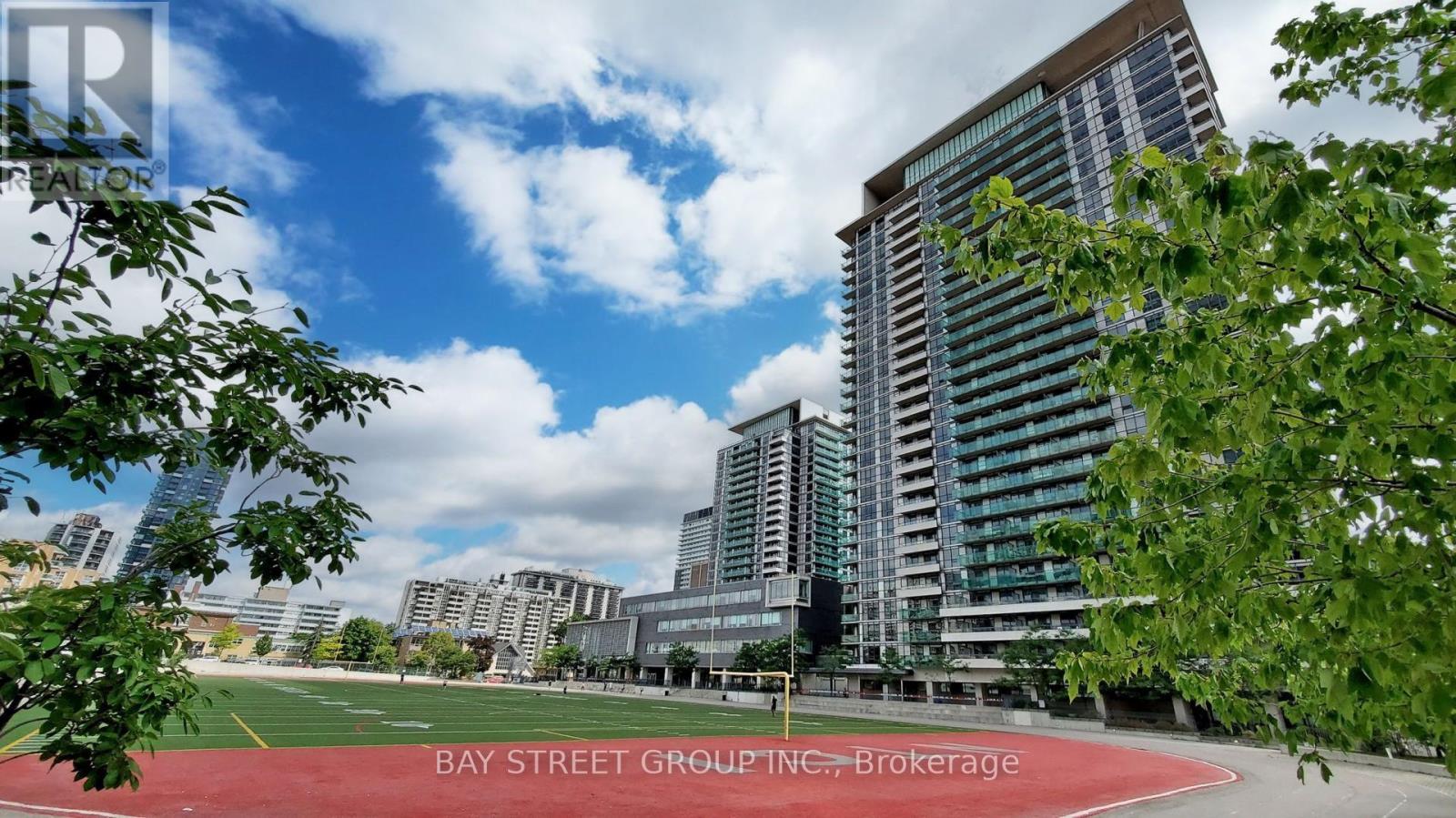 212 - 70 Roehampton Avenue, Toronto, Ontario M4P 1R2 - Photo 2 - C12815548