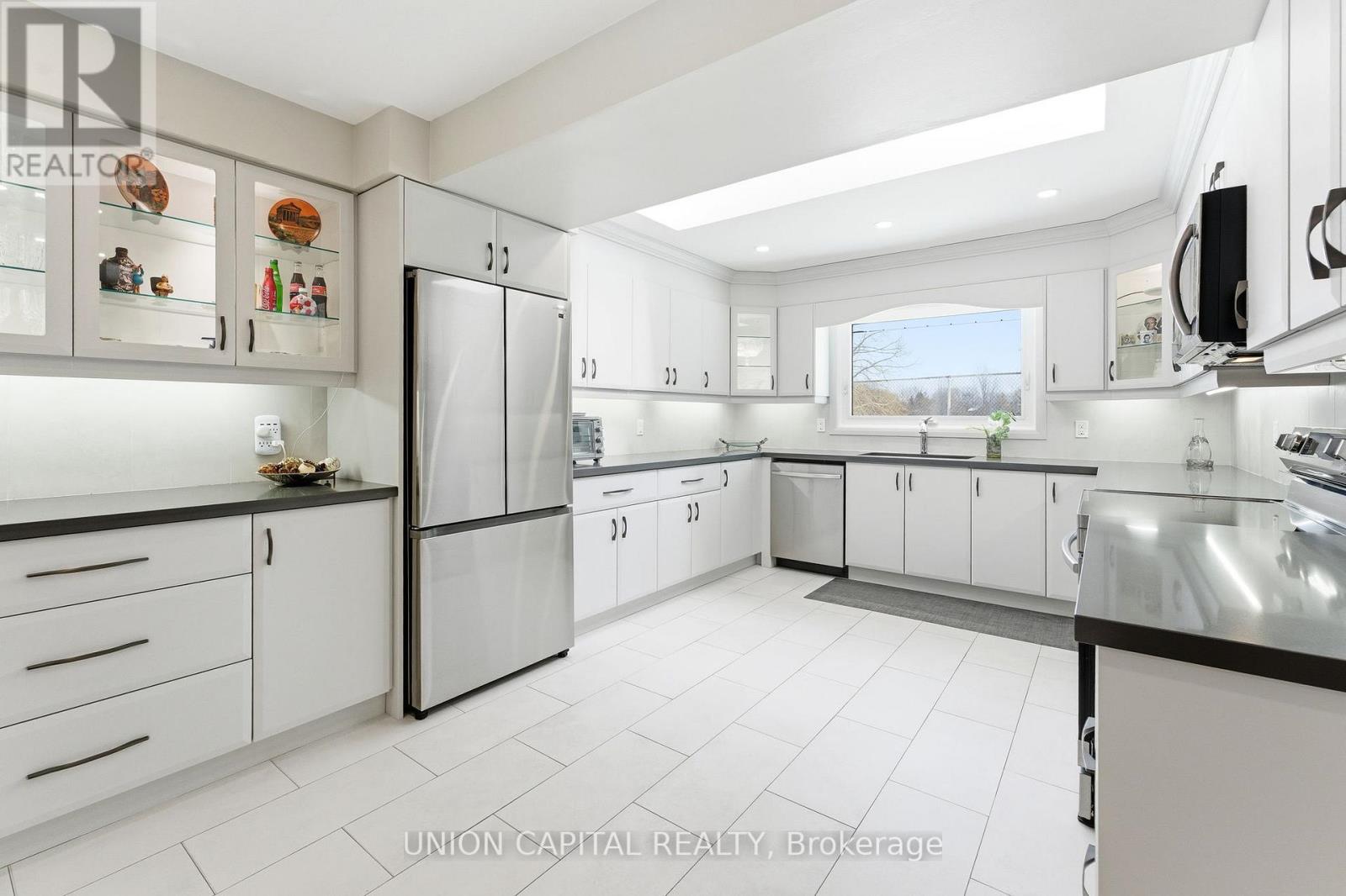 53 Stubbswood Square, Toronto, Ontario  M1S 2K7 - Photo 7 - E12815400